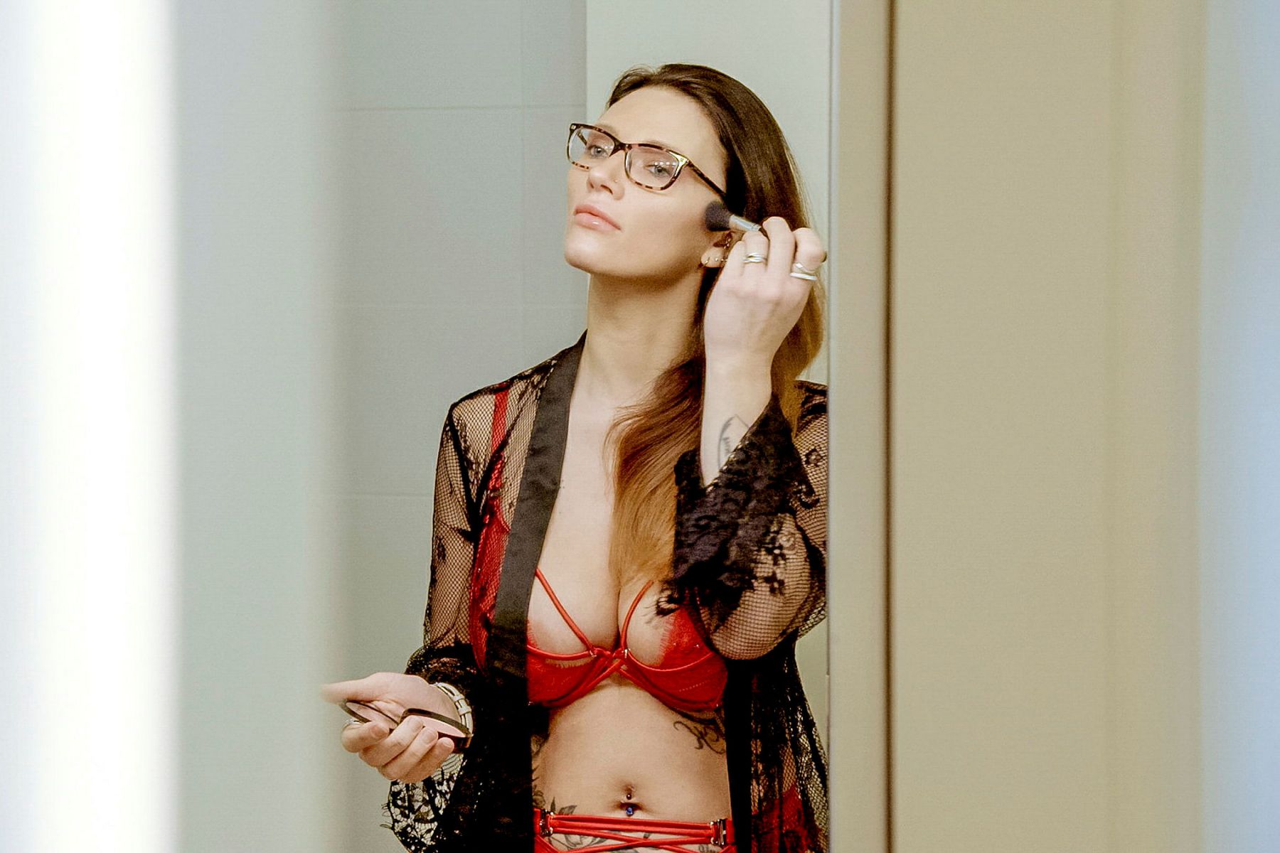 Dit zie je zondag in Alloo SEXpliciet TVvisie vrouw 1800x1200 Sex Foto Hq Dit zie je zondag in Alloo SEXpliciet TVvisie foto