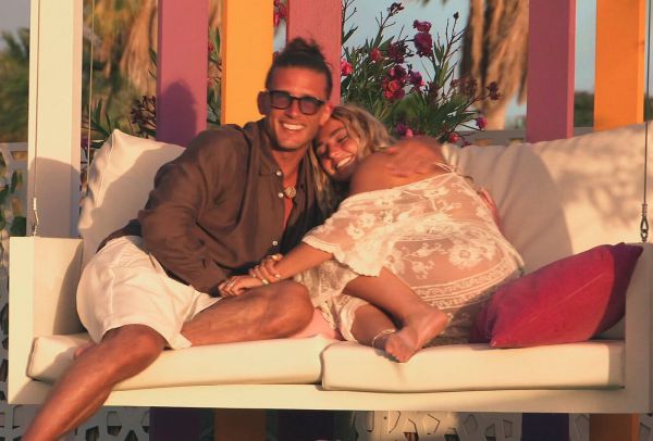 'Love Island VIPS' - Donny & Thira (VTM/Videoland)