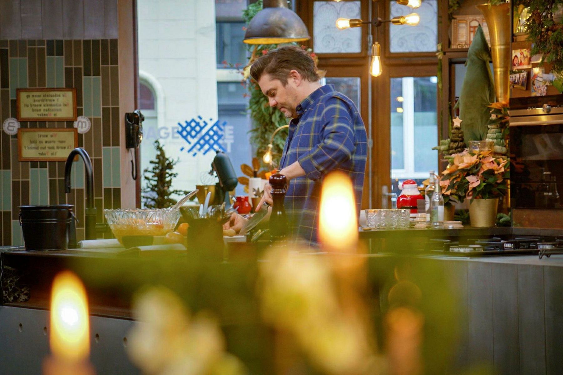 Jeroen Meus bereidt het Nationale Kerstmenu in 'Dagelijkse Kost' TVvisie Jeroen Meus bereidt het Nationale Kerstmenu in 'Dagelijkse Kost' TVvisie