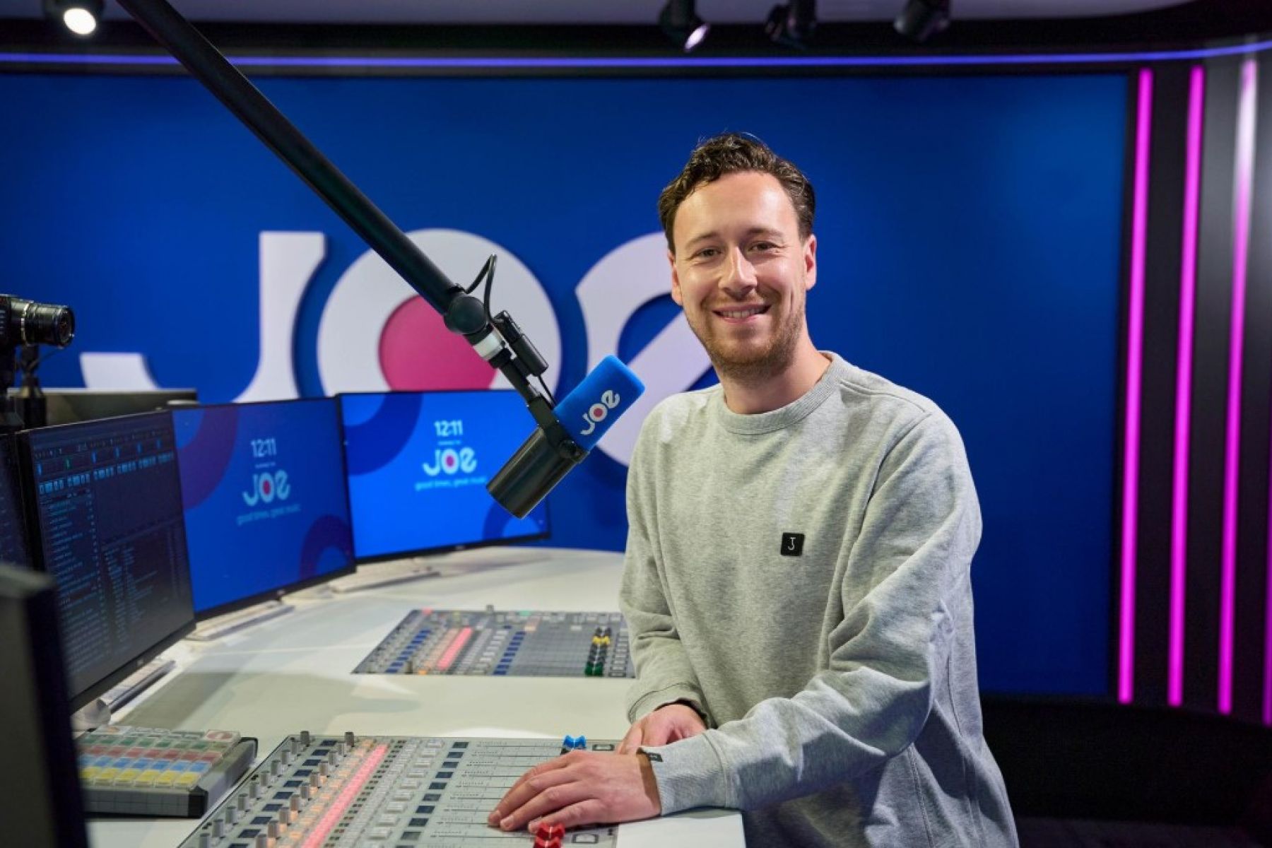 Live vanuit de wasstraat: JOE-dj Kai Merckx verhuist radiostudio naar Nijmegen & trakteert op schone